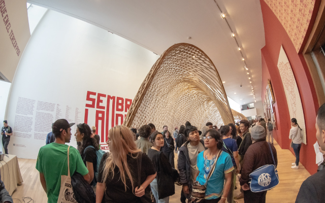 Inauguración de la exposición Sembrar la duda: Indicios sobre las representaciones indígenas en Colombia, 2023.