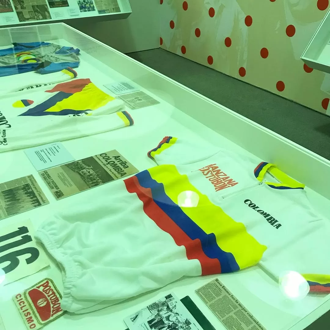 Maillot ciclista del equipo Manzana Postobón