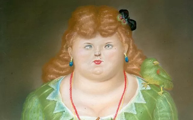 Pintura de Botero donde se ve una mujer que mira de frente y usa un vestido verde