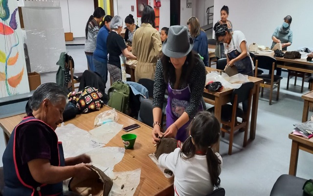 Mujeres de barro. El mundo de las formas y la voz de la materia.