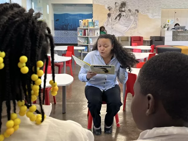 Niños en el Centro Cultural de Buenaventura