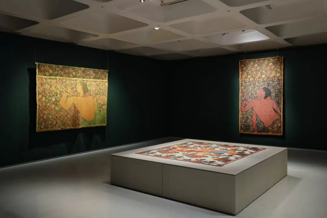 Fotografía de las obras de Beatriz González en el Barbican Centre