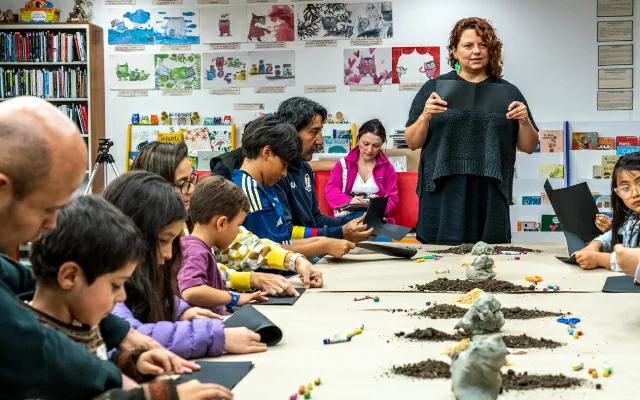 Sala de colecciones infantiles de la Biblioteca Luis Ángel Arango BLAA, 2025.