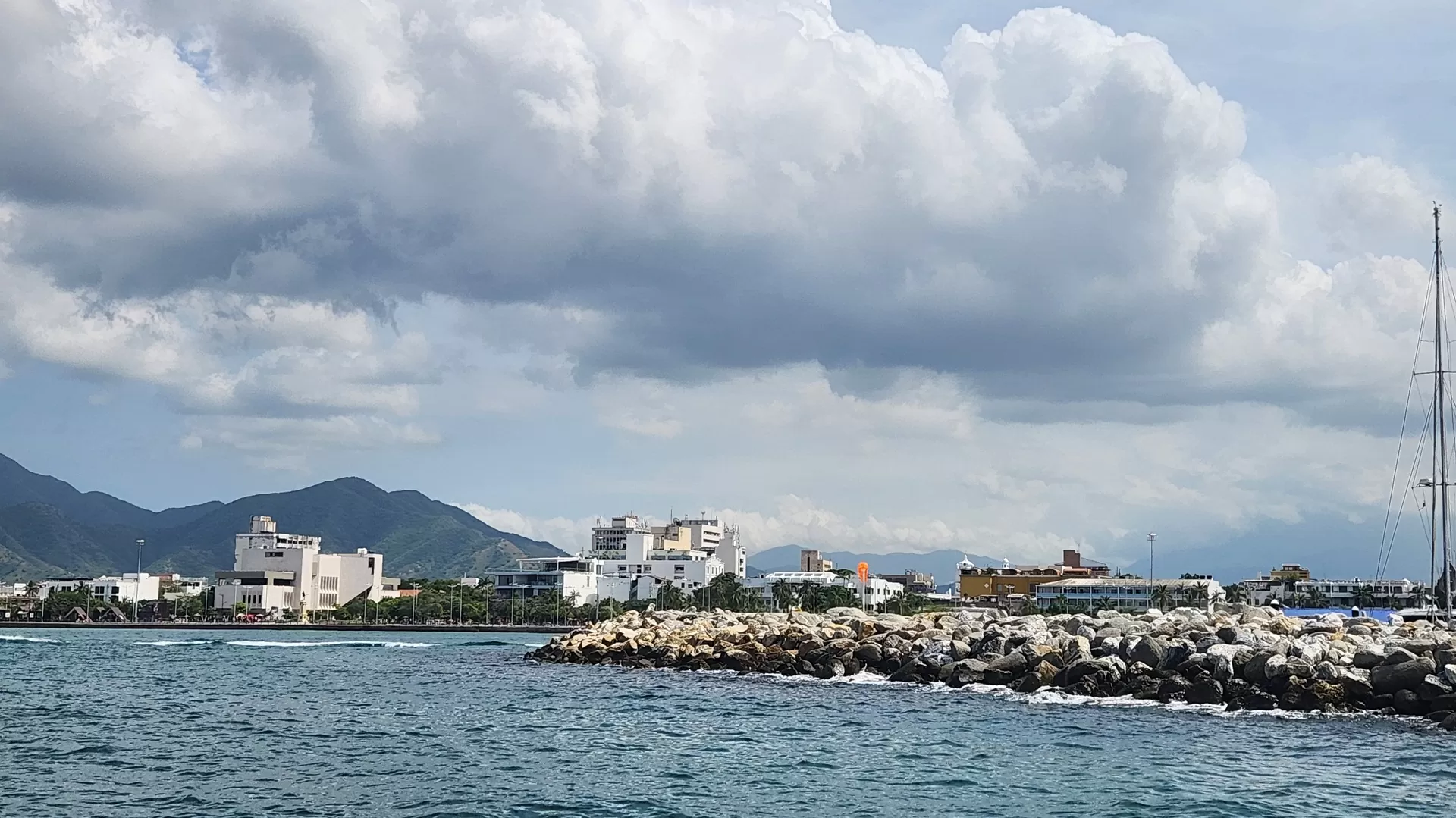 Vista de la bahía de Santa Marta desde El Morro 