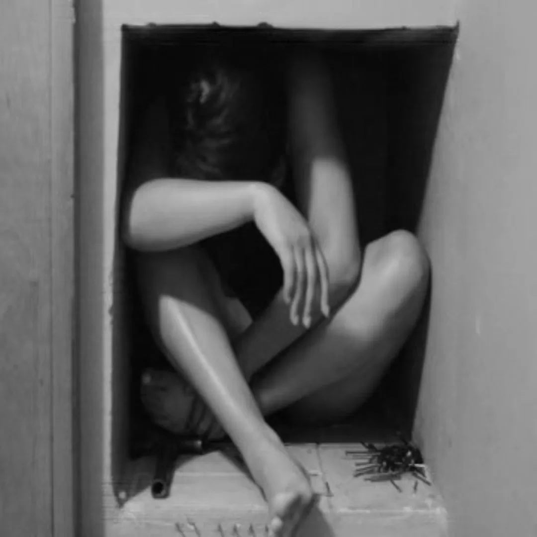 Luz Adriana Vera durante el videoperformance Sujea