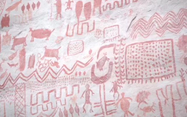 Imagen a color de las pinturas rupestres en la serranía de La Lindosa