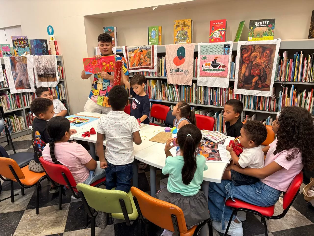 Niños y niñas