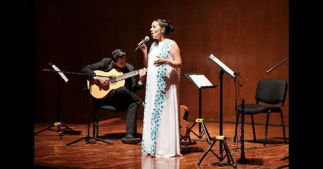 Yineth Urquina cantante