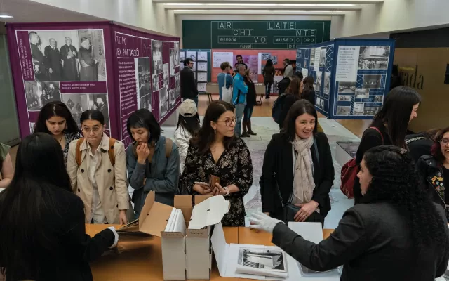 Exposición Archivo latente, memoria visual del Museo del Oro. 2023.