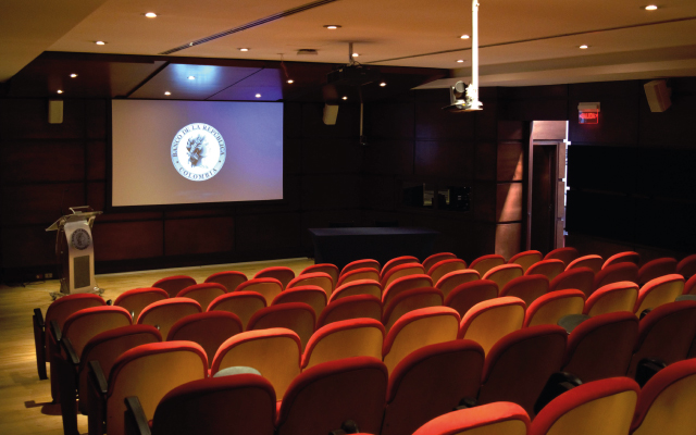 Auditorio audiovisuales de la Biblioteca Luis Ángel Arango.