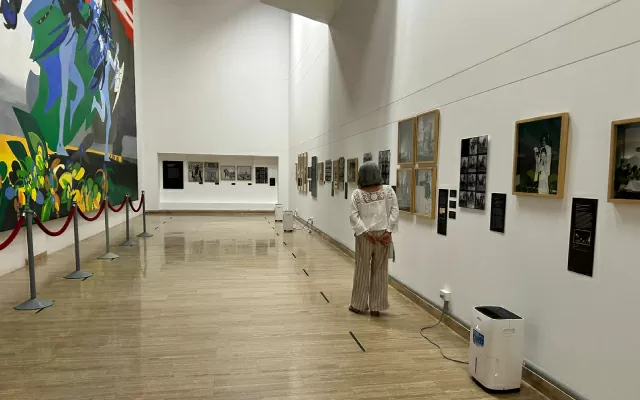 Exposición Hernán Díaz revelado: retratos, sesiones y hojas de contacto, en el Cetro Cultural de Barranquilla.