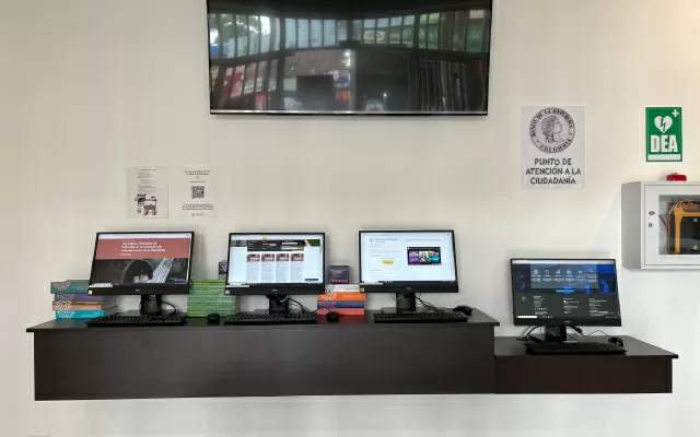 Kiosco de consulta en el Centro Cultural de Villavicencio, 2024.