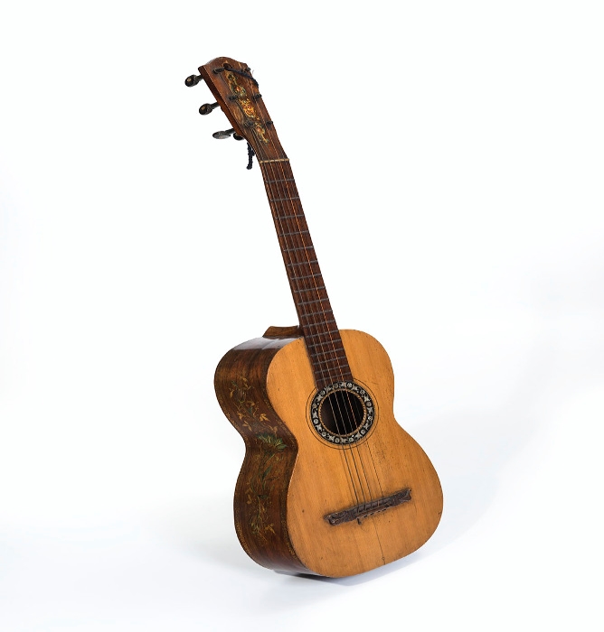 coleccion-de-instrumentos-cordofonos-guitarra