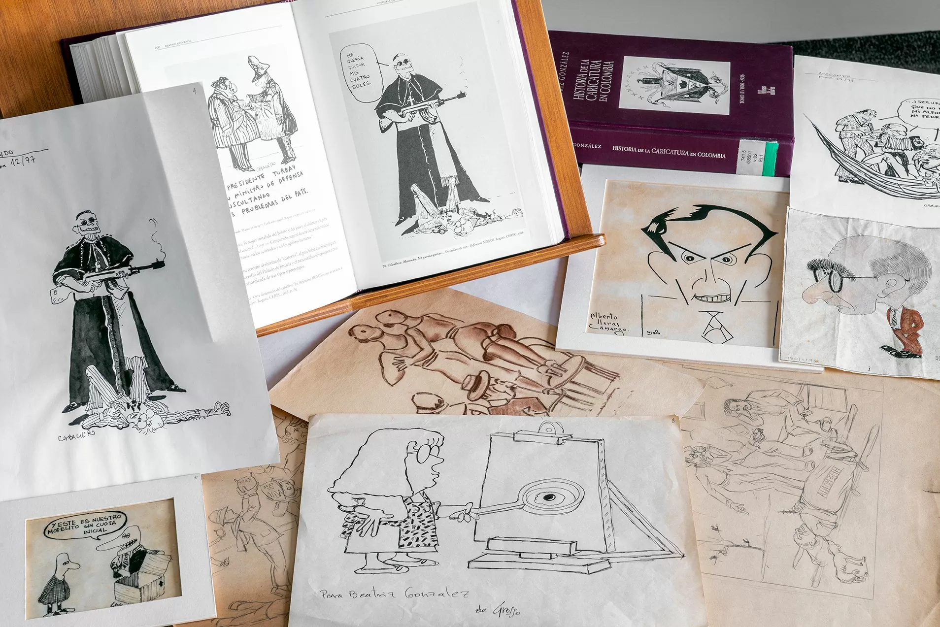 Registro fotográfico de archivos de caricatura e ilustración de la BLAA
