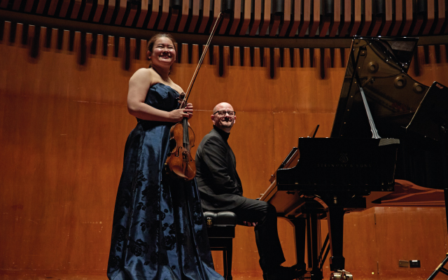 Concierto Hina Maeda (Japón) y Michał Francuz (Polonia) en la Sala de Conciertos de la Biblioteca Luis Ángel Arango, Bogotá. 2023.