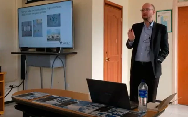 Conferencia: ¿Palabras que unen o dividen? 