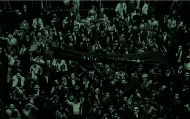 Huelga de sindicato único de choferes. Daniel Rodríguez 2009 (fecha impresión) Fotografía blanco y negro 27,8 x 23,8 cm - AP4866