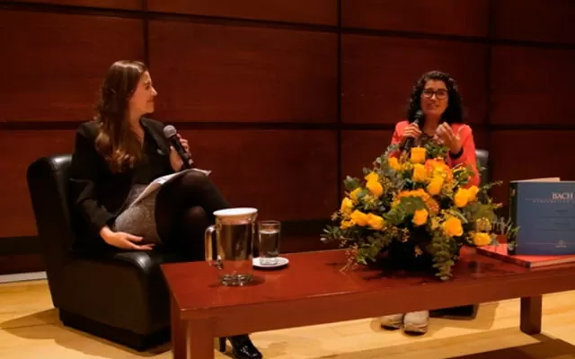 Ana María Ospina conversa con María Paulina Jaramillo en la Sala de Conciertos Ana María Ospina conversa con María Paulina Jaramillo en la Sala de Conciertos