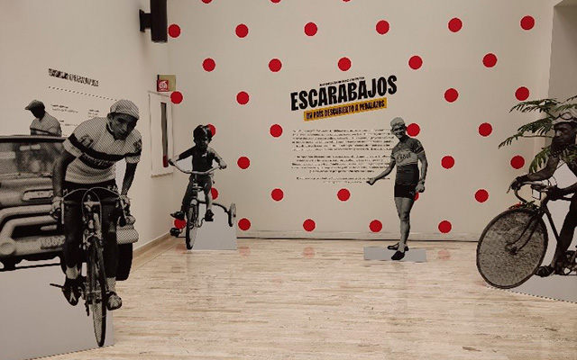Exposición “Escarabajos: un país descubierto a pedalazos” en la BLAA