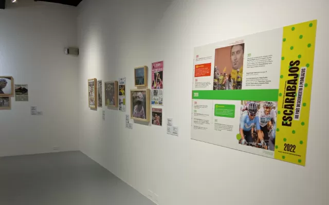 Exposición Escarabajos: un país descubierto a pedalazos, en el Centro Cultural de Bucaramanga.