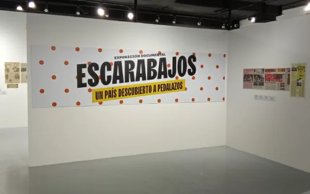 Exposición Escarabajos: un país descubierto a pedalazos, en el Centro Cultural de Bucaramanga.