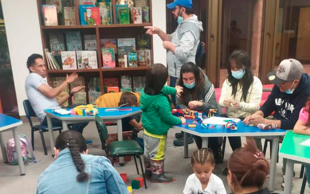 Grupo de padres y niños sordos de la BLAA