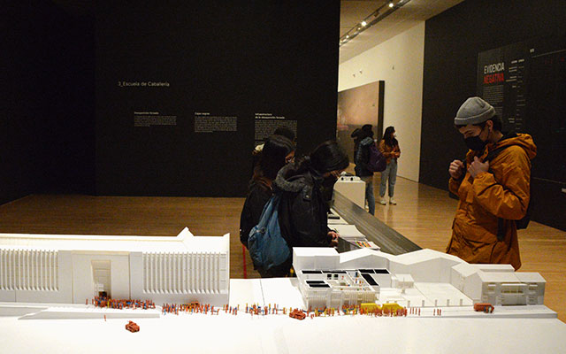 Visitantes en Huellas de desaparición