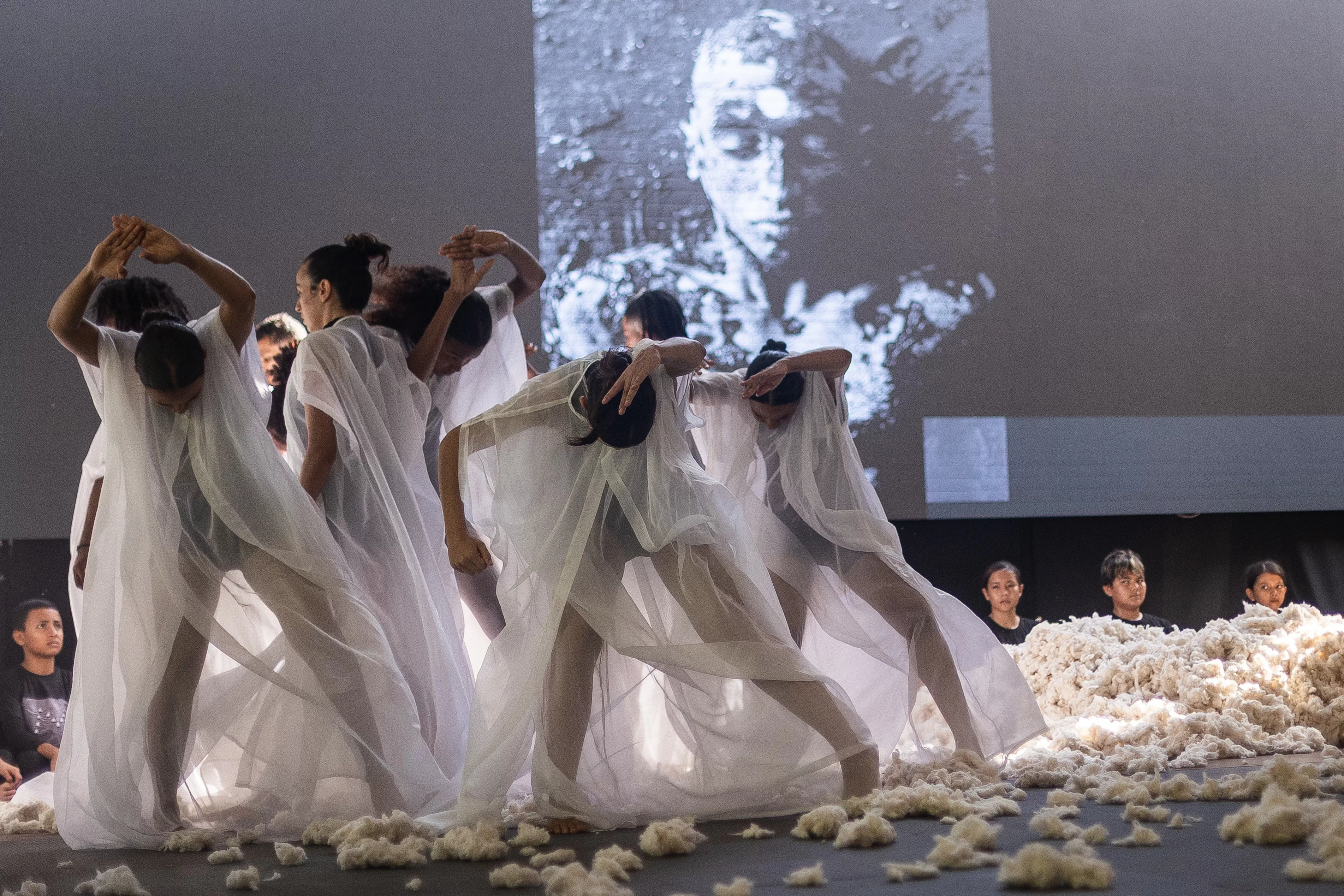 Performance A.R.M.E.R.O. 40 años: Derecho a la M.E.M.O.R.IA 