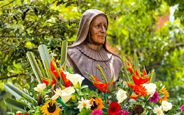 Busto de la Madre Laura - Avenida La Playa - Medellín, Alcaldía de Medellín