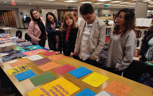 La biblioteca abraza la verdad