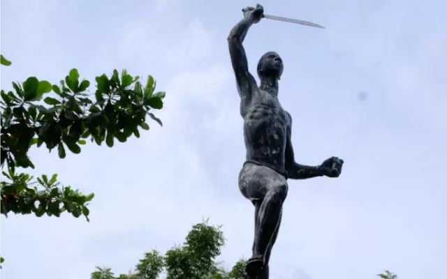 El ferrocarril de Santa Marta en la economía y la memoria, estatua en ciénaga