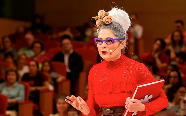 Cuentos de Mamá Oca (España), Ana Hernández-Sánchiz