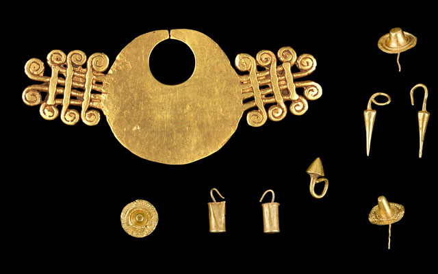 Adornos Cauca Medio periodo Tardío