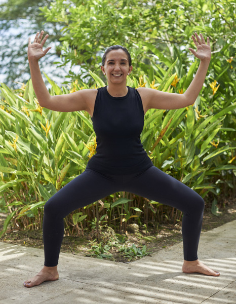 Postura de la diosa. Maestra yogui: Ángela María Pesántez