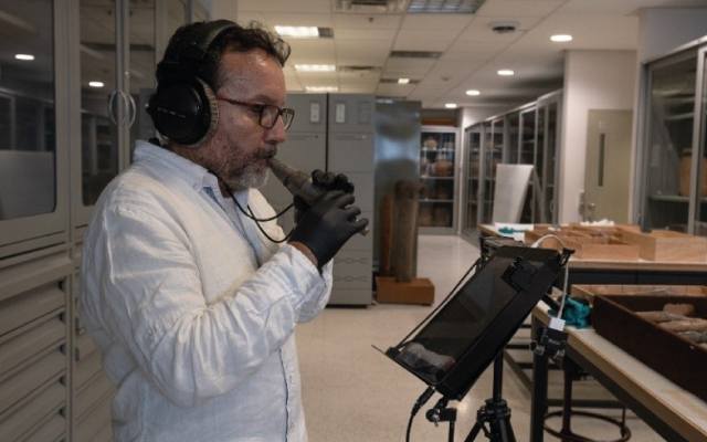 Proceso de investigación sobre las ocarinas de los antiguos habitantes del Caribe prehispánico, para el nuevo Museo del Oro Zenú. 