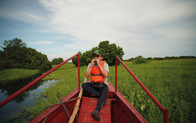 Trabajo de campo en la investigación sobre los sonidos de ocarinas prehispánicas con el investigador Luis Fernando Franco.