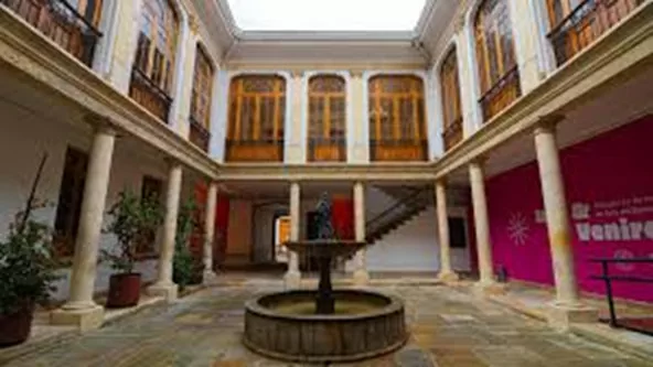 Patio de la Casa Republicana. Biblioteca Luis Ángel Arango