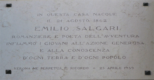 Placa en la pared de la casa de la infancia de Emilio Salgari