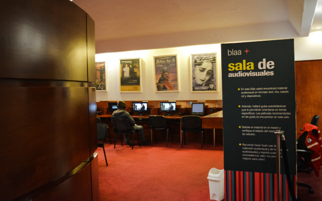 Sala de audiovisuales de la Biblioteca Luis Ángel Arango (BLAA).