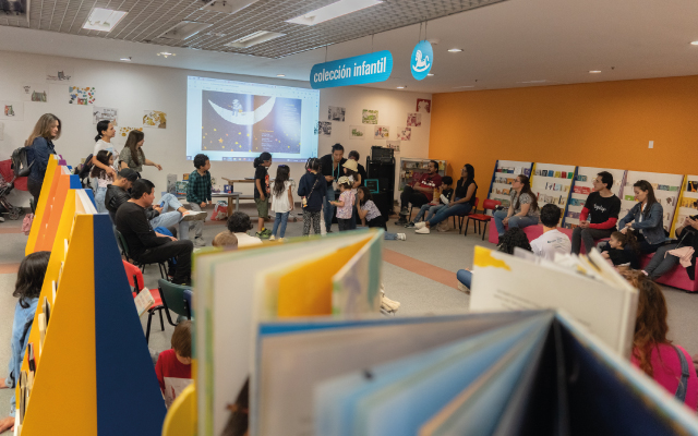 Sala infantil de la Biblioteca Luis Ángel Arango del Banco de la República. 2023.