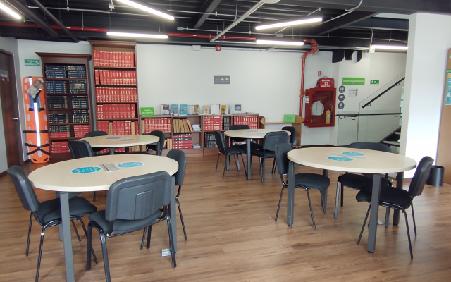 Sala de investigadores en el Centro Cultural de Tunja, Teatro Quiminza.
