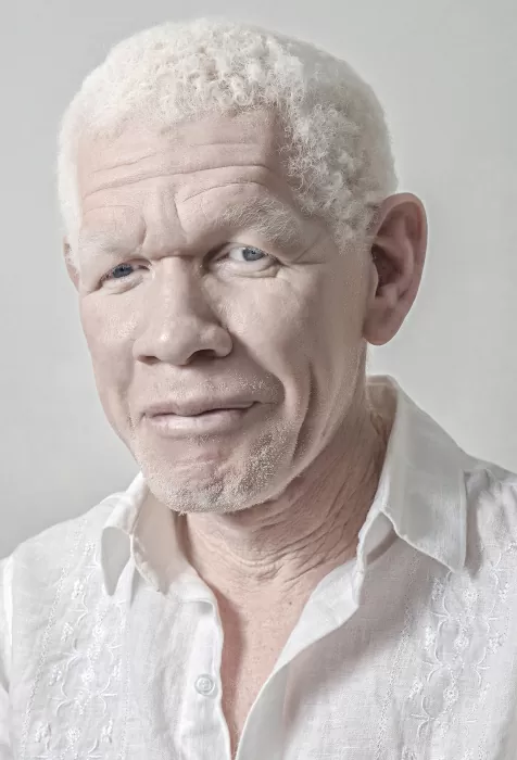 Una raza en blanco y negro, Afrocolombia. Jorge Luis Serrano Una raza en blanco y negro, Afrocolombia. Jorge Luis Serrano