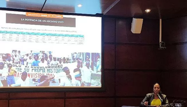 Yuly Ríos, gerente de Buenaventura en el Simposio “El quehacer bibliotecario en el entorno actual”