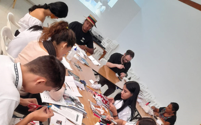 Taller Archivando Historietas. La cultura fanzine. En el Centro de Documentación Regional de Cali.