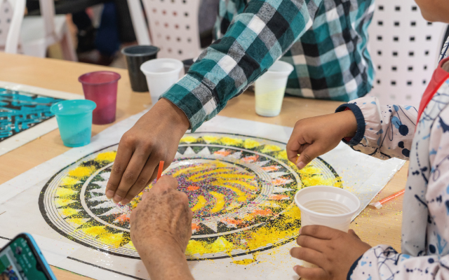 Taller de mandalas, en el Museo del Oro del Banco de la República en Bogotá. 2023