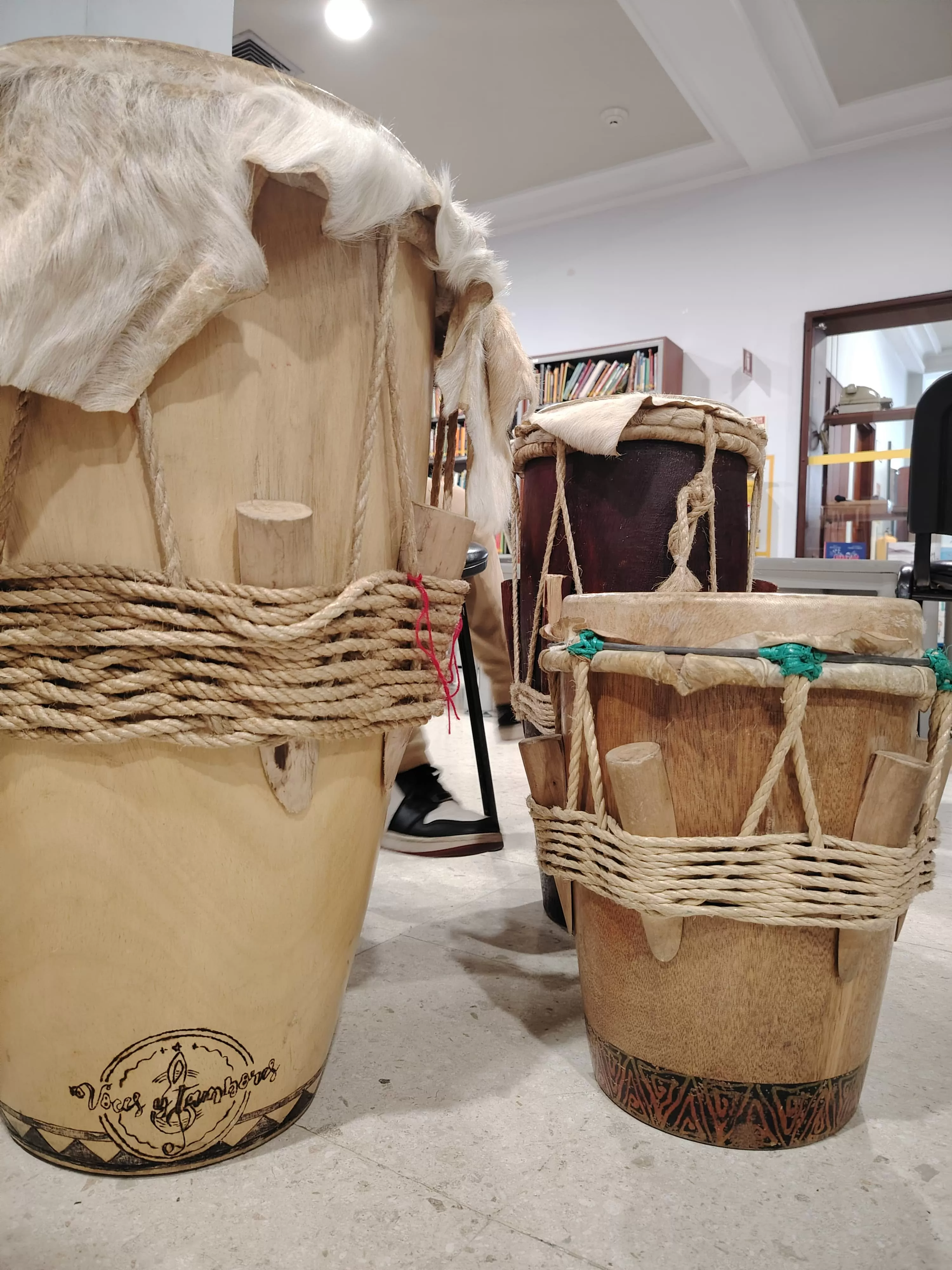 tambor alegre y llamador