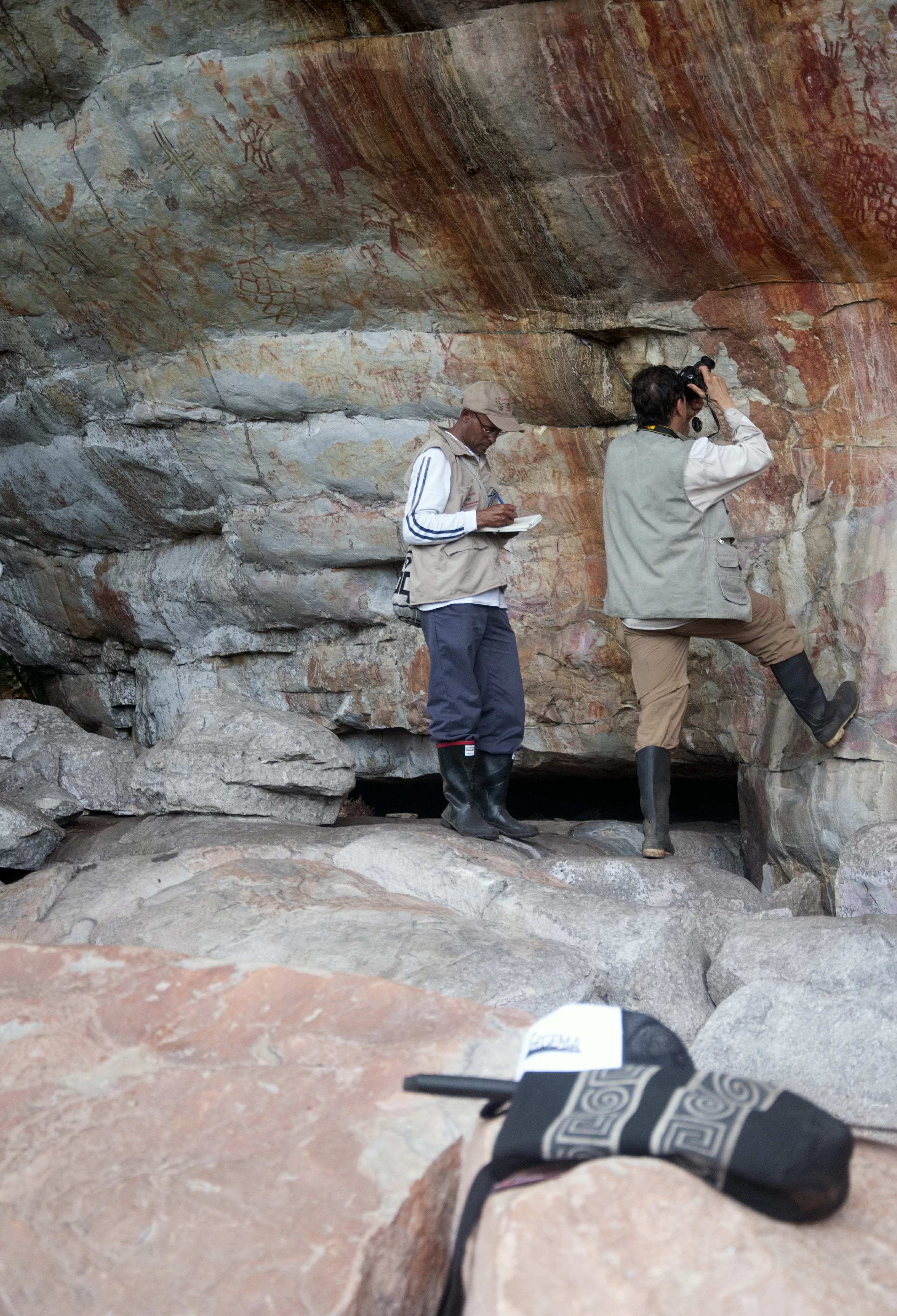 Técnicas de investigación en murales con arte rupestre Técnicas de investigación en murales con arte rupestre