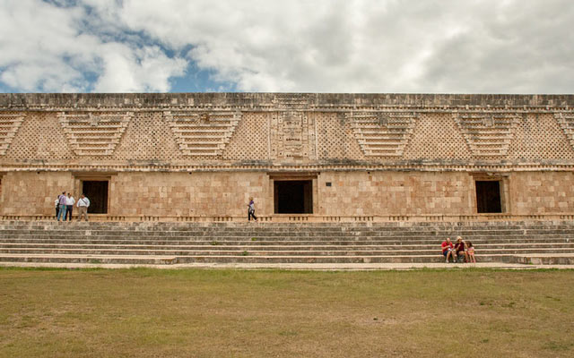 Uxmal, México. Foto por Andrea Schaffer en Flickr. 
