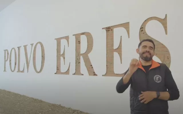 Visita guiada en lengua de señas por la exposición 'Encuentros en la fábrica de polvo'