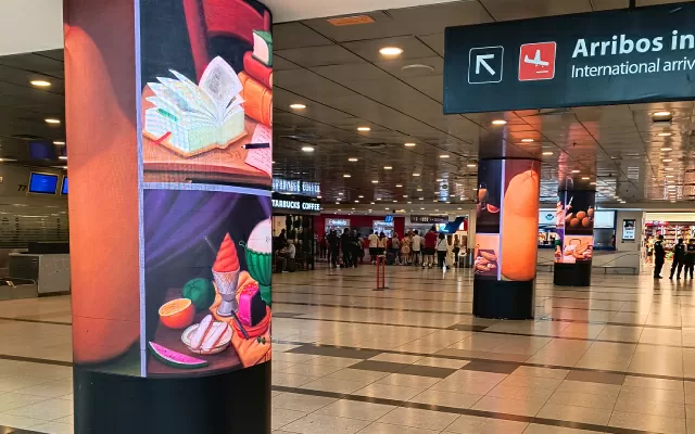 Obras de Fernando Botero en el aeropuerto Ezeiza de Buenos Aires, Argentina